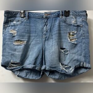 Dittos Distressed Denim Blue Shorts
Size 32waist. 12/14